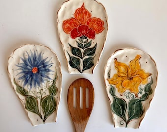 Reposacucharas con diseño floral, reposacucharas de cerámica hechos a mano, reposacucharas de cerámica pintada a mano, reposacucharas únicos