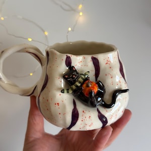 Mug d'Halloween en céramique fait main n° 4, Mug à café en céramique avec un adorable chat noir pour les amoureux des chats, Tasse - Mug artisanal, Mug avec un adorable chat