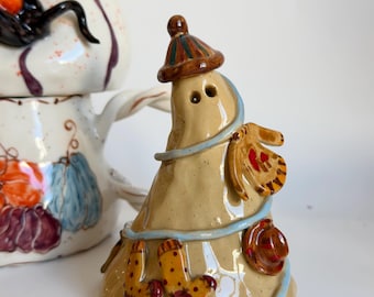 Handmade Ceramic Ghost Incense Holder, Boho Halloween Decor, Unique Miniature Fall Ghost Decoration, Autumnal Decor