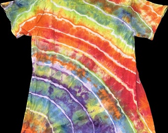 MEDIUM Rainbow Wave Ice Dye Tie Dye GILDAN 100% Cotton T-shirt