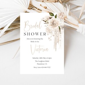 Elegante Neutral Blumen Brautparty Einladung Vorlage, Boho Perlen und Band Printable Brautparty einladen, Beige, Bearbeitbar, #pea