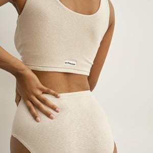 V-neck bra in cream - back of the bra - antibacterial, eco-friendly- hemp, organic cotton - The Naked Club