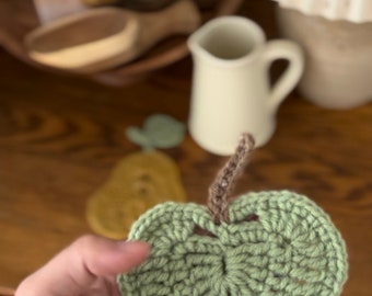 Crochet Coasters| Green Apple coaster|Gift for her| Table Setting| Home Decor| Farmhouse| Housewarming gift| Teacher Gift| Trendy Deco