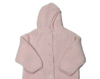 Licht roze stijlvolle zachte hand gebreide Unisex gedetailleerde Hooded kinder baby/peuter vest/jas, Raglan, dichtgeknoopt