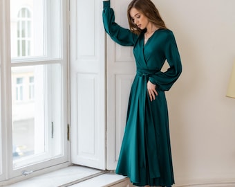 Sukienka midi z satyny w kolorze turkusowym: suknia dla druhny z dekoltem w serek