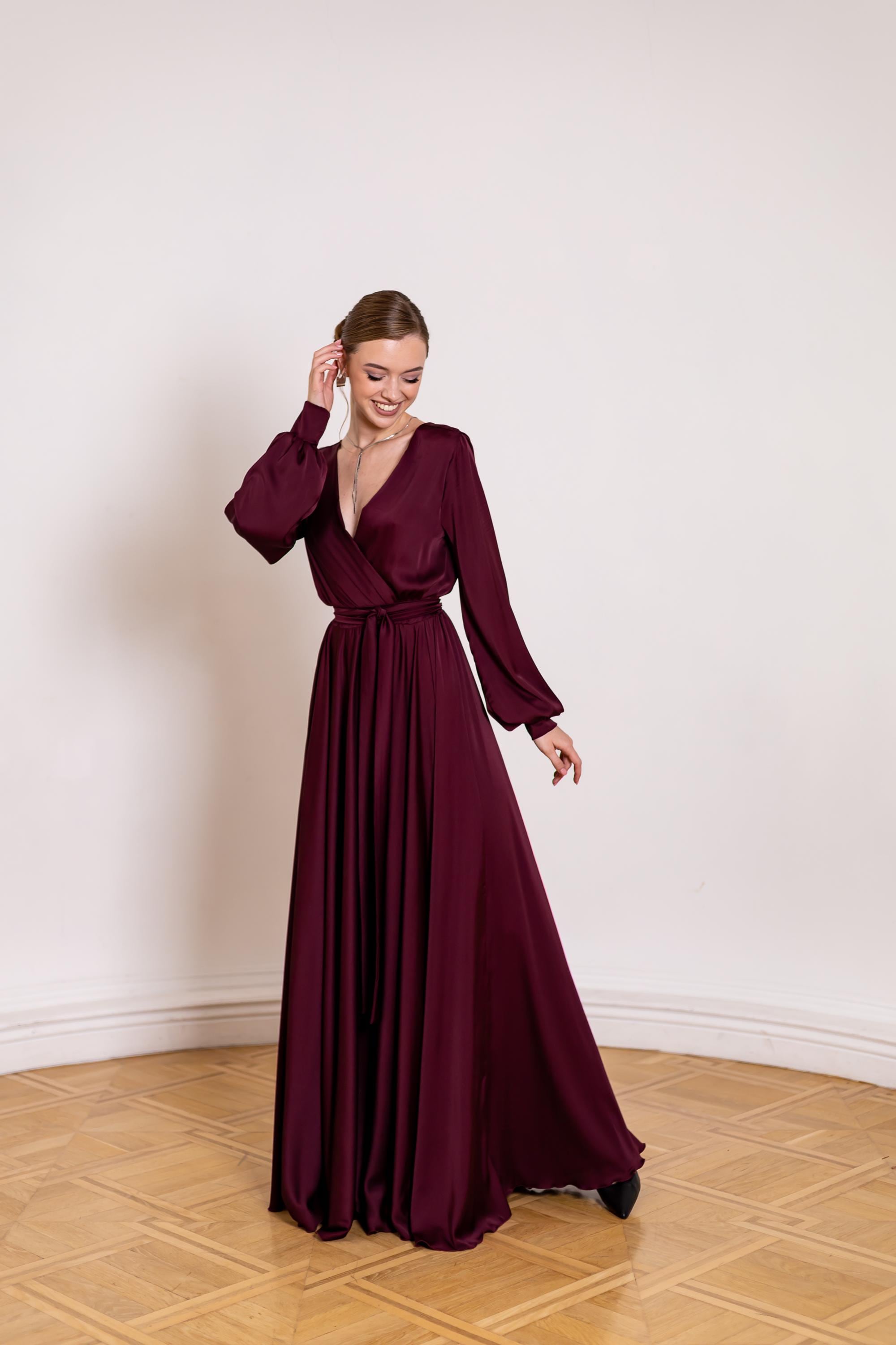 Maroon Satin Bridesmaid Dress V-Neck Long Dress For Wedding Guest Long Sleeve Flowy Dress Low Back Evening Gown Custom Evening Gown