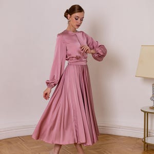 Sukienka z długim rękawem z satyny, sukienka na wesele, sukienka na imprezę, różowa sukienka dla druhny, sukienka koktajlowa, elegancka sukienka midi, gość weselny, specjalna okazja