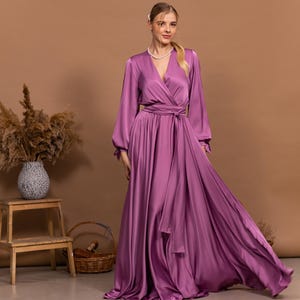 mauve flowy dress Mauve Flowy Ditsy Floral Smocked Midi Dress main image 1