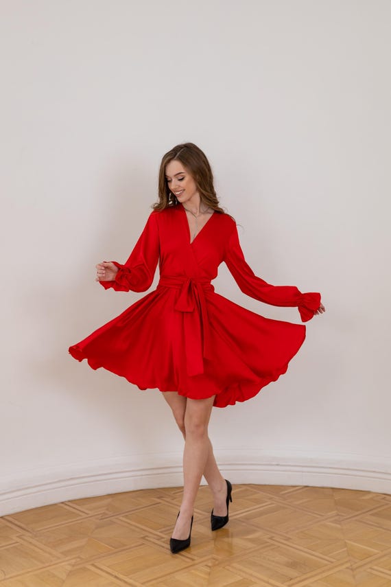 cute white grad dresses Cicinia Graduation Short A-line Square Neck Beading Classy Mini Dress hiit Whether you are dressing Color:Floral Green Orange Recreate Mia Dolan's Iconic