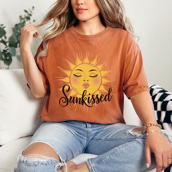 Sunkissed Shirt, Retro Beach Babe Shirt, Here Comes The Sun, Comfort Colors, Beach Vibes Crewneck, Summer Time Shirt, Sunshine Shirt Women