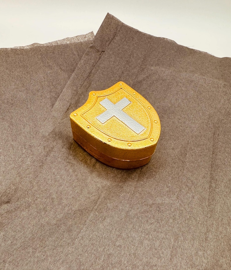 Armor of God Charms in Shield-Shaped Egg; Put on the Whole Armor of God; Armor of God Bible Lesson; Hands-On Bible-based Learning Kits bild 4