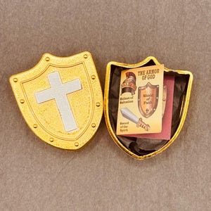 Armor of God Charms in Shield-Shaped Egg; Put on the Whole Armor of God; Armor of God Bible Lesson; Hands-On Bible-based Learning Kits bild 3
