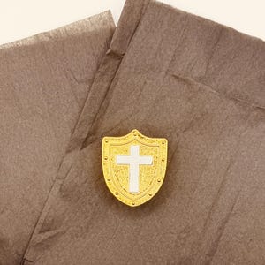 Armor of God Charms in Shield-Shaped Egg; Put on the Whole Armor of God; Armor of God Bible Lesson; Hands-On Bible-based Learning Kits bild 5