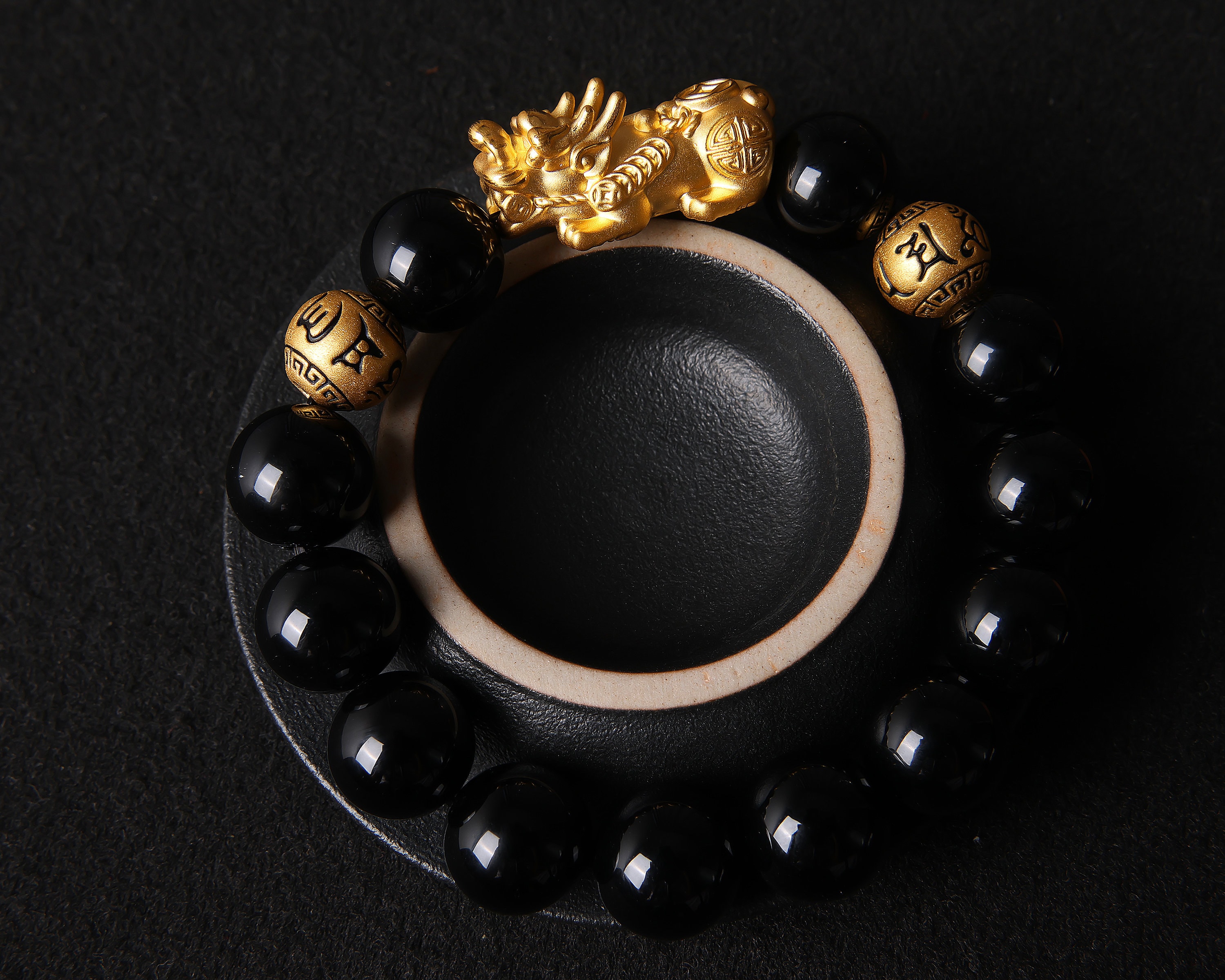 24K Gold Pixiu Armband für Reichtum und Glück mit Mantra Perlen und schwarzem Obsidian Stein, Fengshui Lucky Fortune Schutz Piyao Armbänder