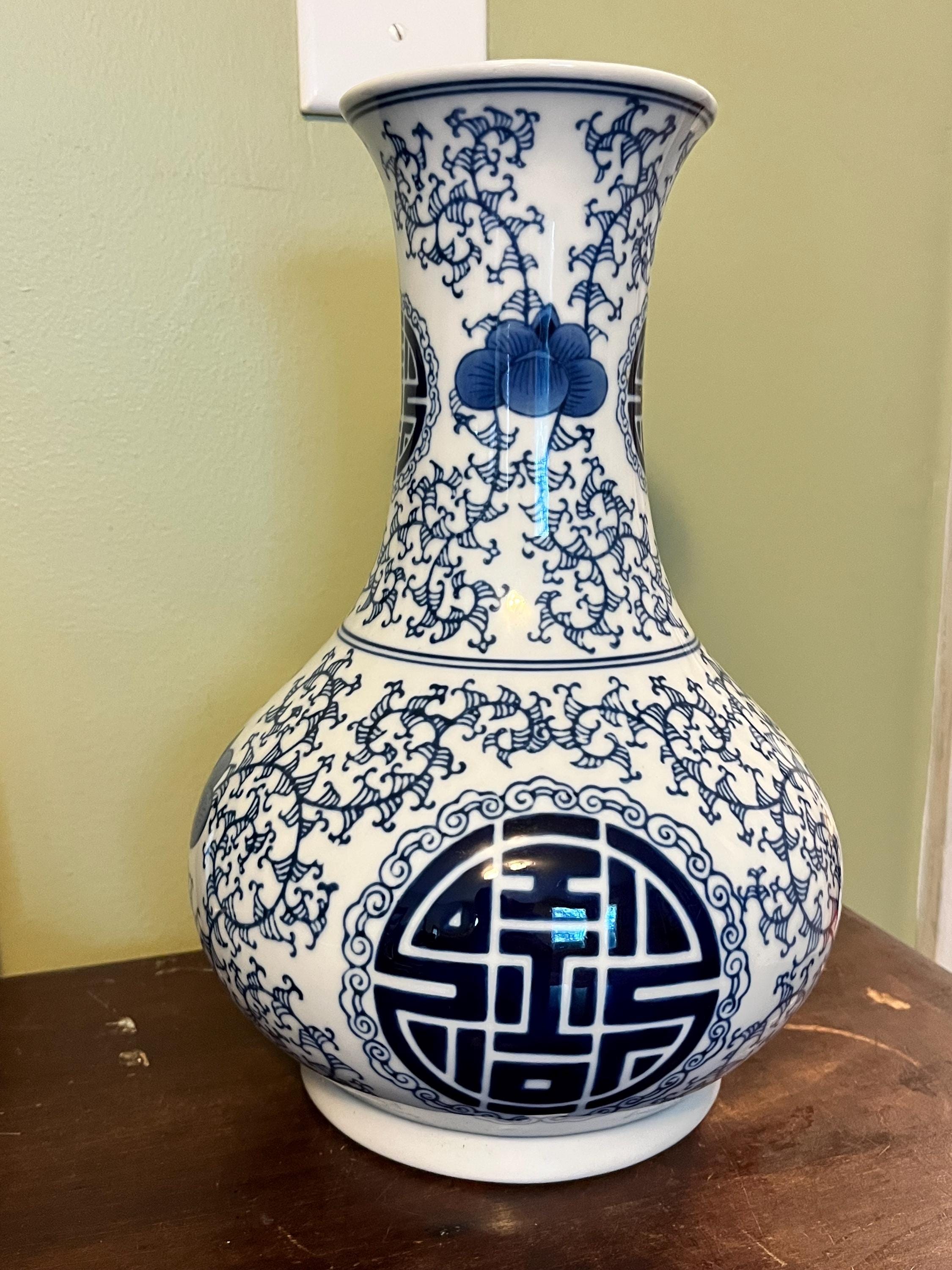 中国骨董　花瓶　一輪挿し　花器　磁器　印判　龍文様　銘あり　訳あり　ニュウ 中国骨董 花瓶 一輪挿し 花器 磁器 印判 龍文様 銘あり 訳あり