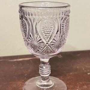 EAPG Vinbägare med prickig ögla - Crystal Glass Co. 1900