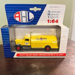 American Highway Legends (AHL) Pennzoil Tanker die-cast model truck Peterbilt 260 1:64 scale L03062