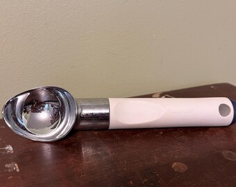 Tupperware ice cream scoop with a white handle 3045-2- icecream scooper