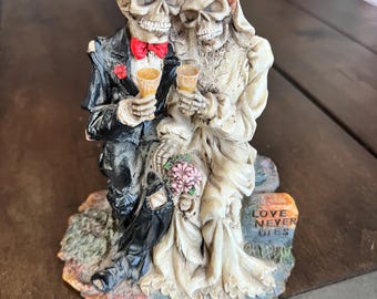 WUL Bride and Groom Skeleton- love never dies made in 2000