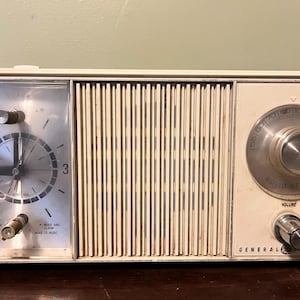 General Electric Model C4420-C bell white alarm clock radio-   clock not working -radio works