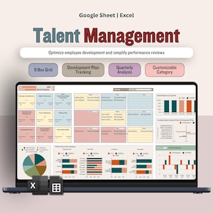 Puede incluir: Un portátil muestra un documento de Google Sheet o Excel titulado "Talent Management". La pantalla muestra gráficos y tablas de datos. También es visible el texto "Optimize employee development and simplify performance reviews".