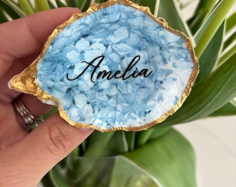 blue hydrangea oyster shell place cards for weddings, events, guest favors