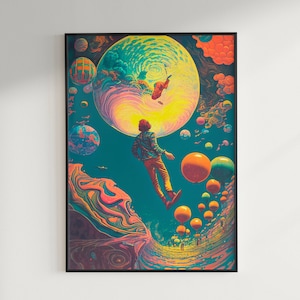 Puede incluir: Una impresión de arte psicodélica que presenta a una persona flotando en una galaxia colorida y giratoria. La persona lleva una camisa azul y pantalones vaqueros y está rodeada de planetas y estrellas. La impresión es una mezcla vibrante de azules, verdes, amarillos y naranjas.