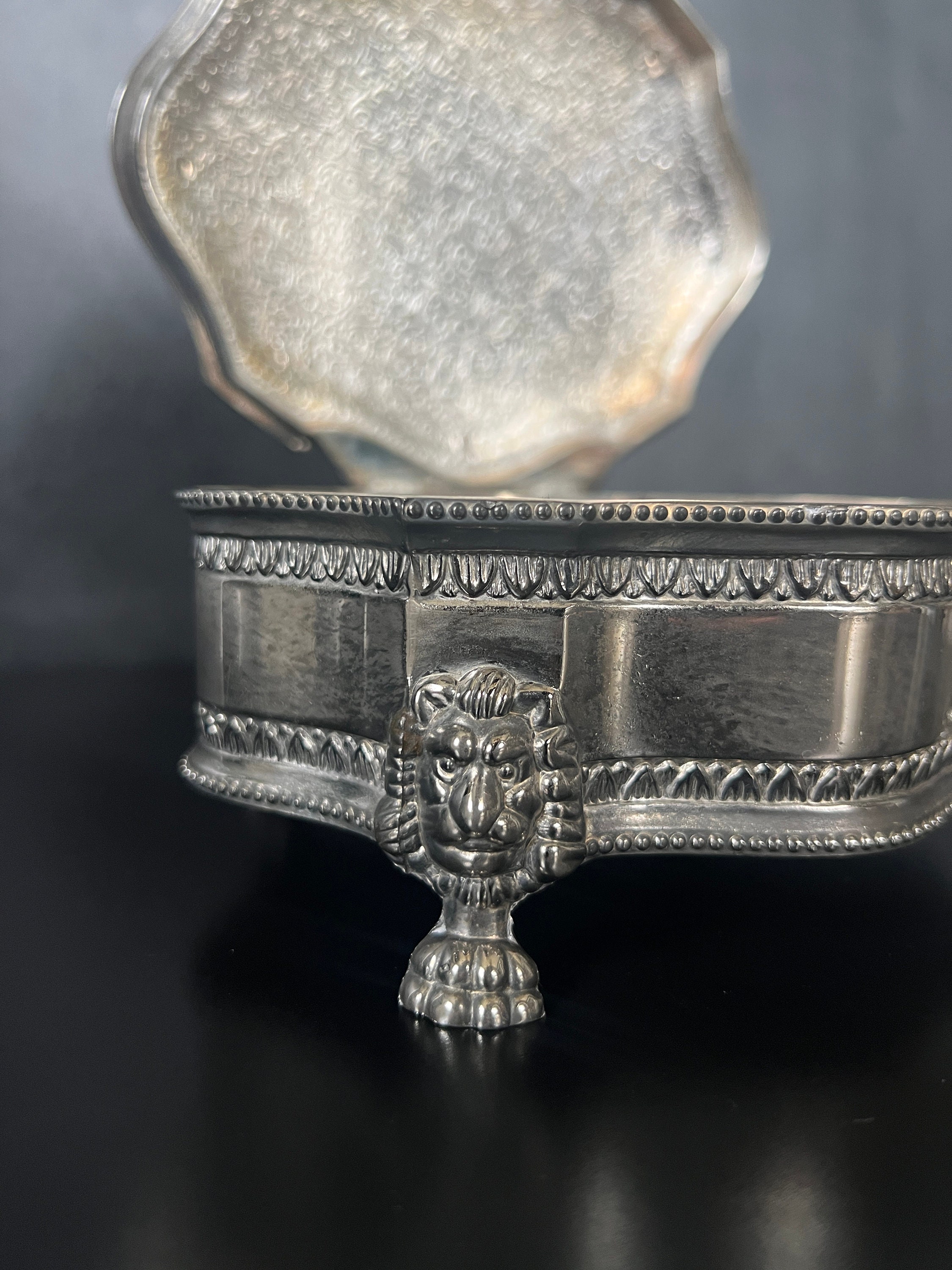 Vintage Lion Head Jewelry Box Silverplate Metal Jewelry Casket With