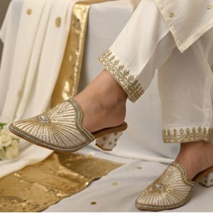 Evil Eye Embroidered Jutti Velvet Bridal Mules Indian Wedding Shoes Punjabi Jutti Pakistani shoes Bridal Flats Khussa Shoes Women Slip on