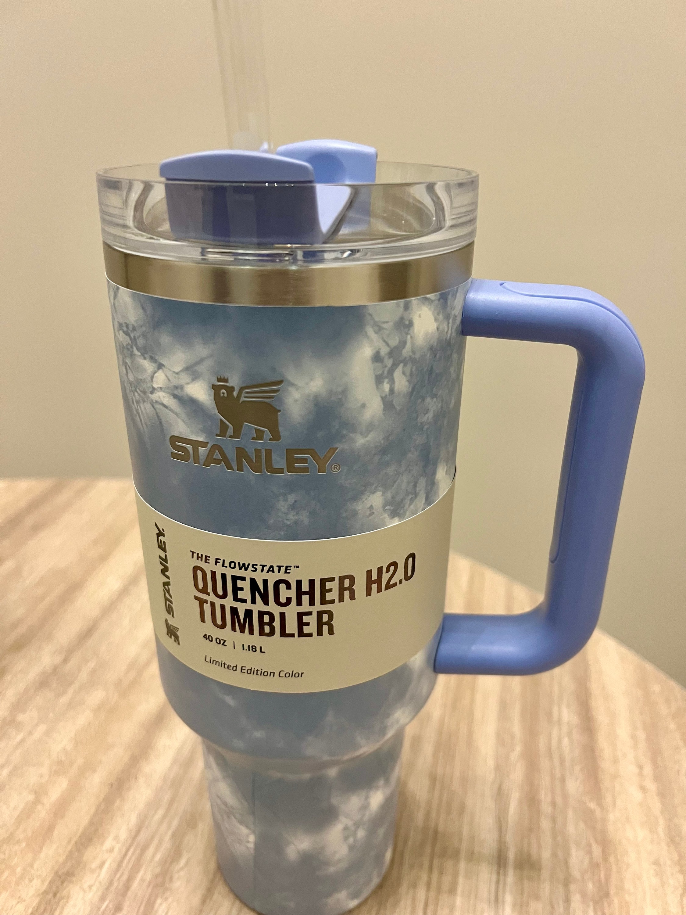 Stanley Quencher H2.0 Flowstate Tumbler 40oz Flint Grey