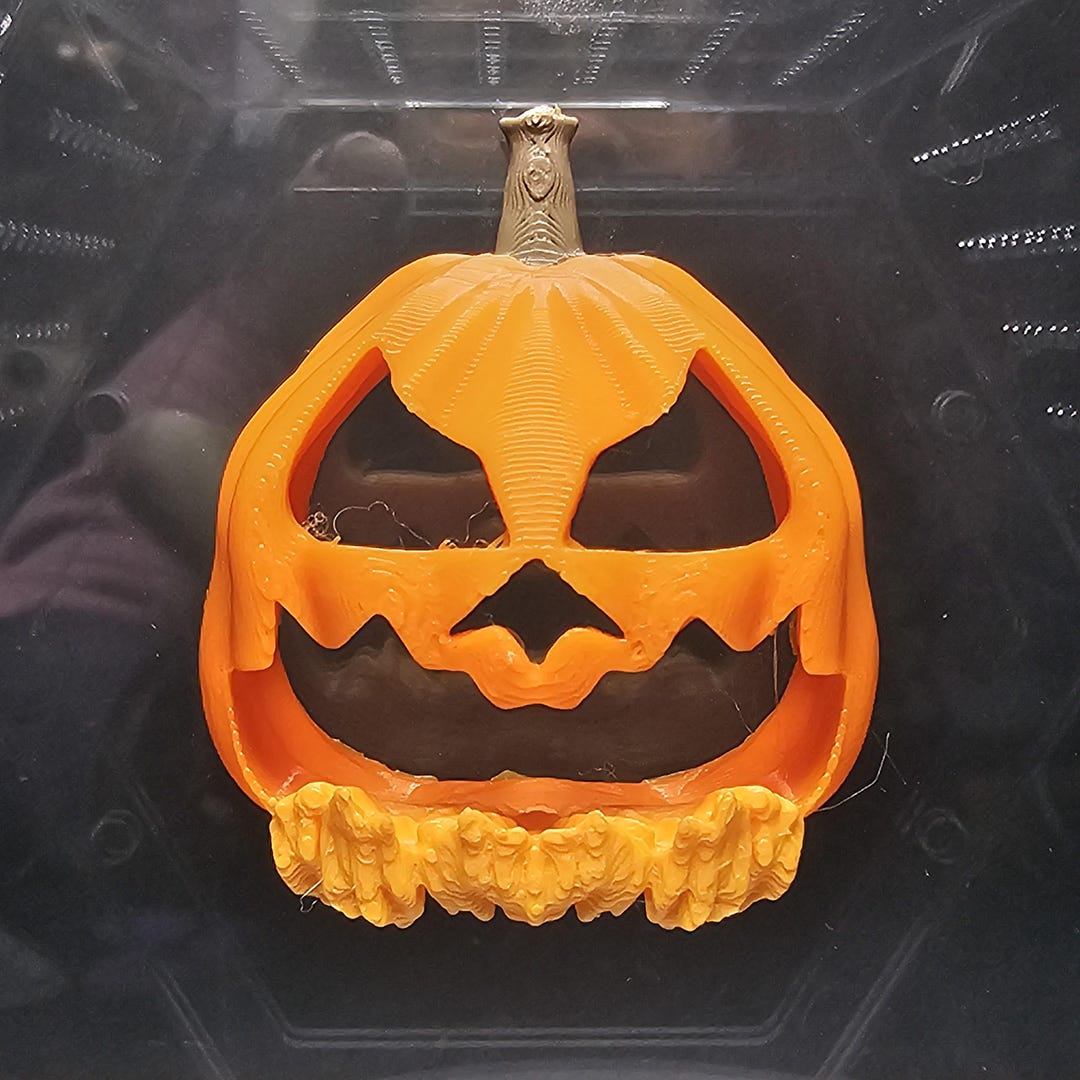 3D Printed Magnetic Pumpkin Eater Jumping Spider Hide Enclosure