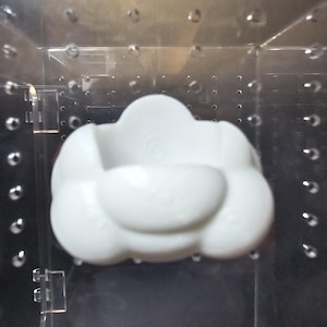 3D printed Magnetic Cloud Jumping Spider Feeding Dish
