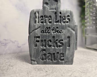 3D printed Magnetic Gravestone "Here Lies all the F**** I gave" Terrarium Decor, Jumping Spider