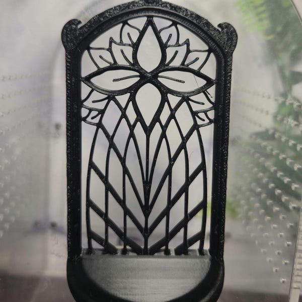 3D printed Magnetic Gothic Lotus Window Jumping Spider Hide Terrarium Decor