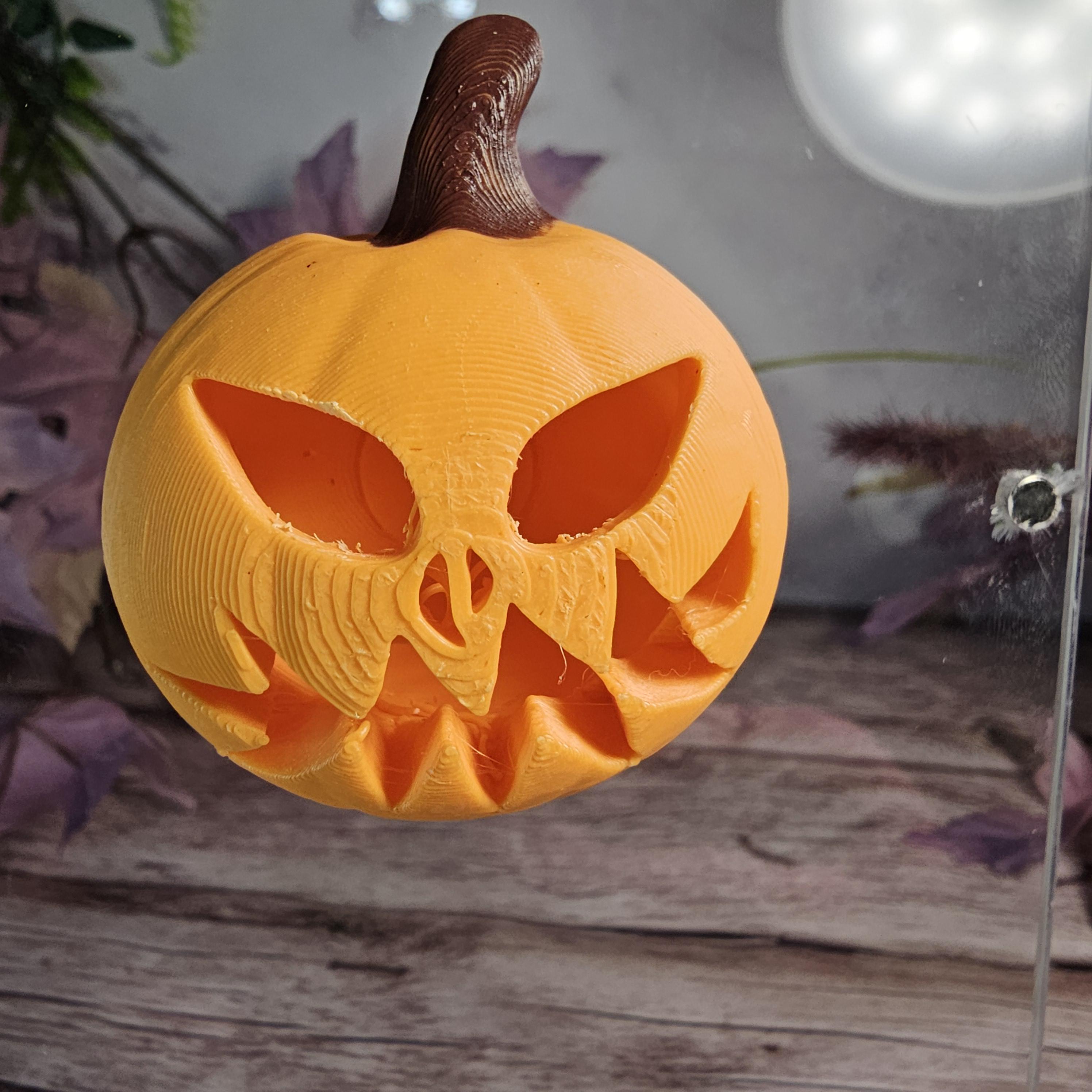 3D Printed Magnetic Jack-o-lantern Spider Hide Enclosure Decor