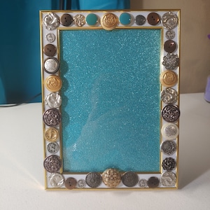 Vintage metal button 5x7 picture frame