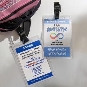 Carte d'identité personnalisée pour autisme avec cordon de communication : alerte médicale, contact en cas d'urgence, sécurité en voyage et aide à la communication pour les enfants.