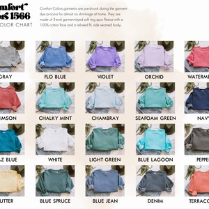 Op de afbeelding: Kleurenkaart met 18 verschillende kleuren Comfort Colors 1566 sweatshirts. De kleuren omvatten grijs, flo blauw, violet, orchidee, watermeloen, karmijnrood, krijtwitte munt, Chambray, zeegroen, marineblauw, topaasblauw, wit, lichtgroen, blauwe lagune, peper, boter, blauwe spar, jeansblauw, denim en terracotta.