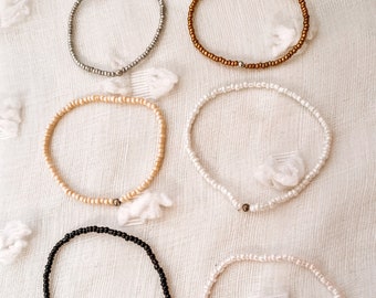 Seed Bead stretch bracelet- silver/grey, gold, white, peach/beige, pink/light pink, black- stacking bracelet, simple bracelet