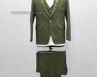 Men Olive Green 4Pc Bespoke Flowers Embroidered On Peak Lapel Cocktail Coat Pant Vest Shirt Western Suit Retro Groom Wedding Party Outfit