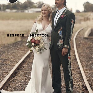 Men Green Premium 2Pc Customized Floral Bird & Flower Embroidered Rhinestones Western Suit Rodeo Cocktail Groom Party Events Wedding Outfit
