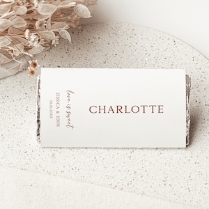 Modelo de cartão de embrulho de chocolate, cartões de nome de chocolate, cartões de nome de casamento para impressão, lembrancinhas, etiqueta Love is Sweet, chocolate personalizado