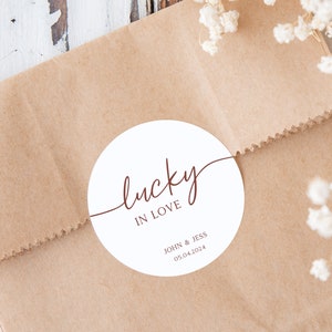 Szablon naklejki Lucky in Love, spersonalizowany upominek ślubny na loterię, edytowalna etykieta na loterię, drukowane naklejki ślubne, upominki DIY