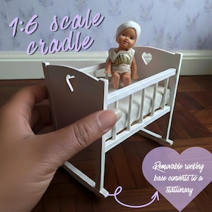 Miniatuur kinderkamerbedje schaal 1:6 - Barbie meubel - schommelwieg