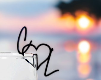 Adornos personalizados para bebidas de boda, adornos de acrílico para copas y recuerdos con iniciales.
