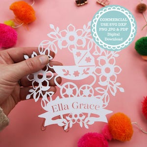 Modello di carta tagliata per regalo per neonato SVG per Cricut, laser o taglio manuale della carta