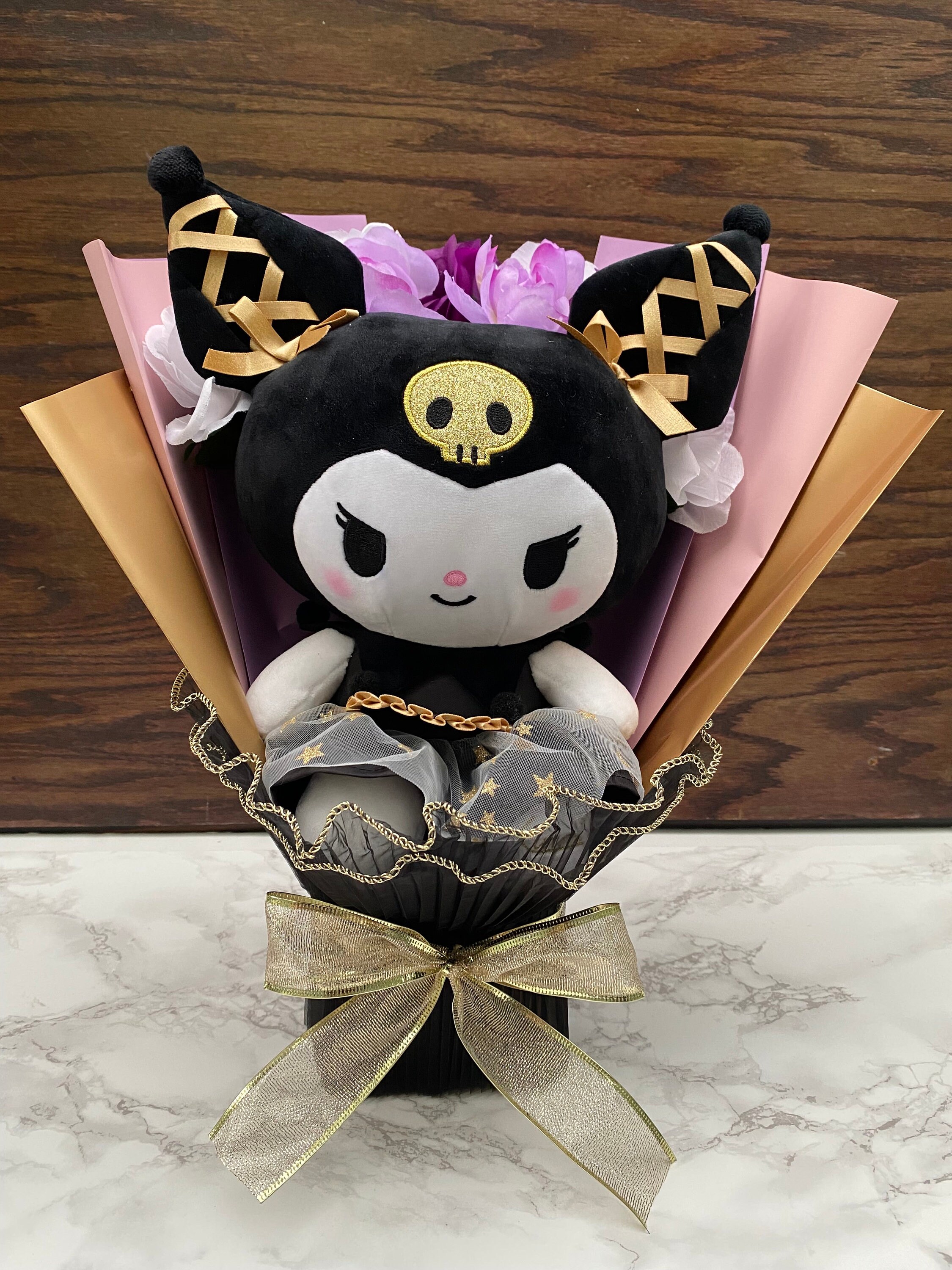 KUROMI ROSE BOUQUET Sanrio Munyugurumi Plush Mascot Keychain main image 0