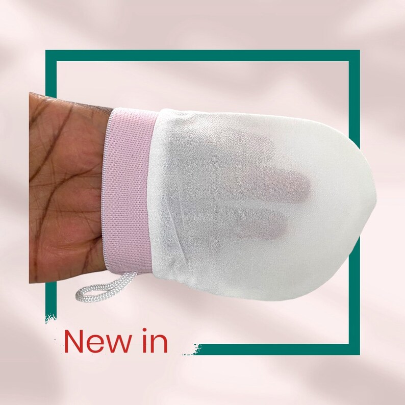 Silk exfoliating glove for face and body. image 2