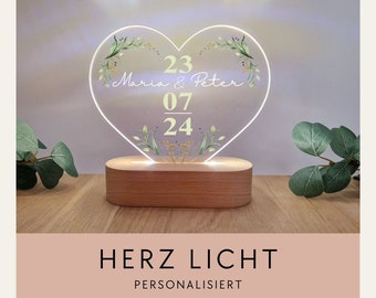 Personalized LED light with heart-shaped acrylic disc and wooden base / Wedding gift / Design 4 / NL-025