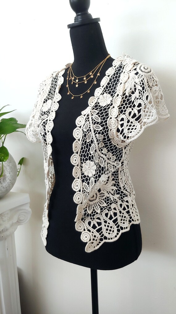 vintage lace cottagecore Gem